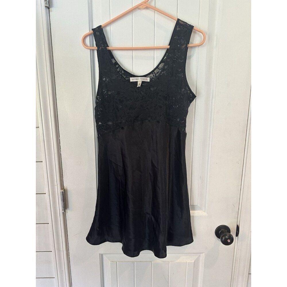 Victoria's Secret Chantilly Lace Satin Slip Babydoll dress Medium